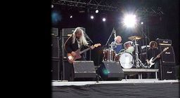 Dinosaur Jr.