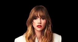 Suki Waterhouse