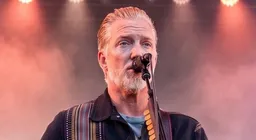 Queens Of The Stone Age & Pixies