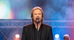 Travis Tritt & The Frontmen