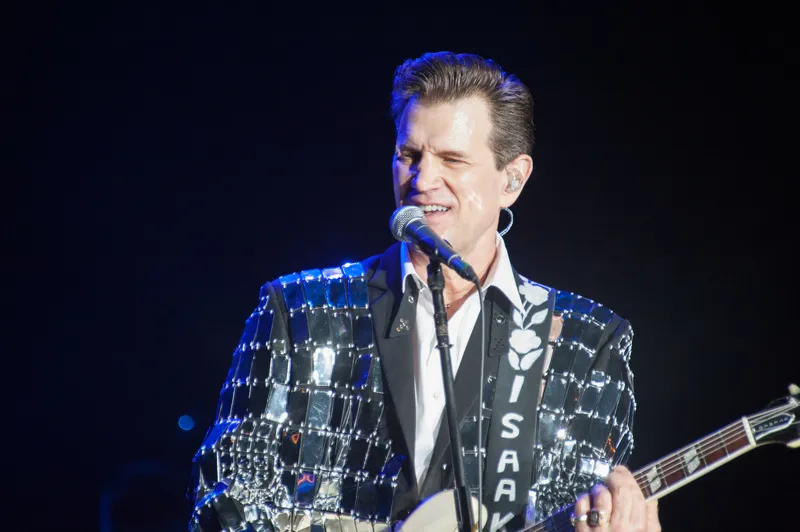Chris Isaak in Milwaukee, WI Tickets
